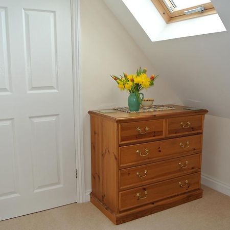 Bramley Cottage Sandown Exterior photo